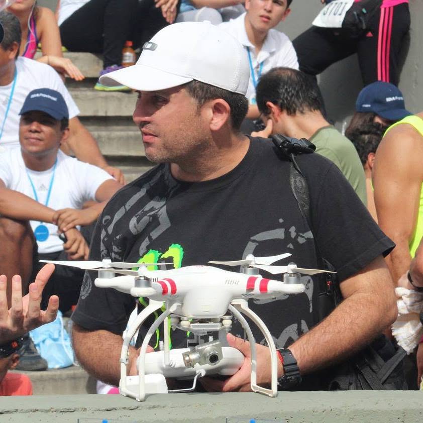 Daniel Mesen, fundador da FlyBluex, com o icónico DJI Phantom 2